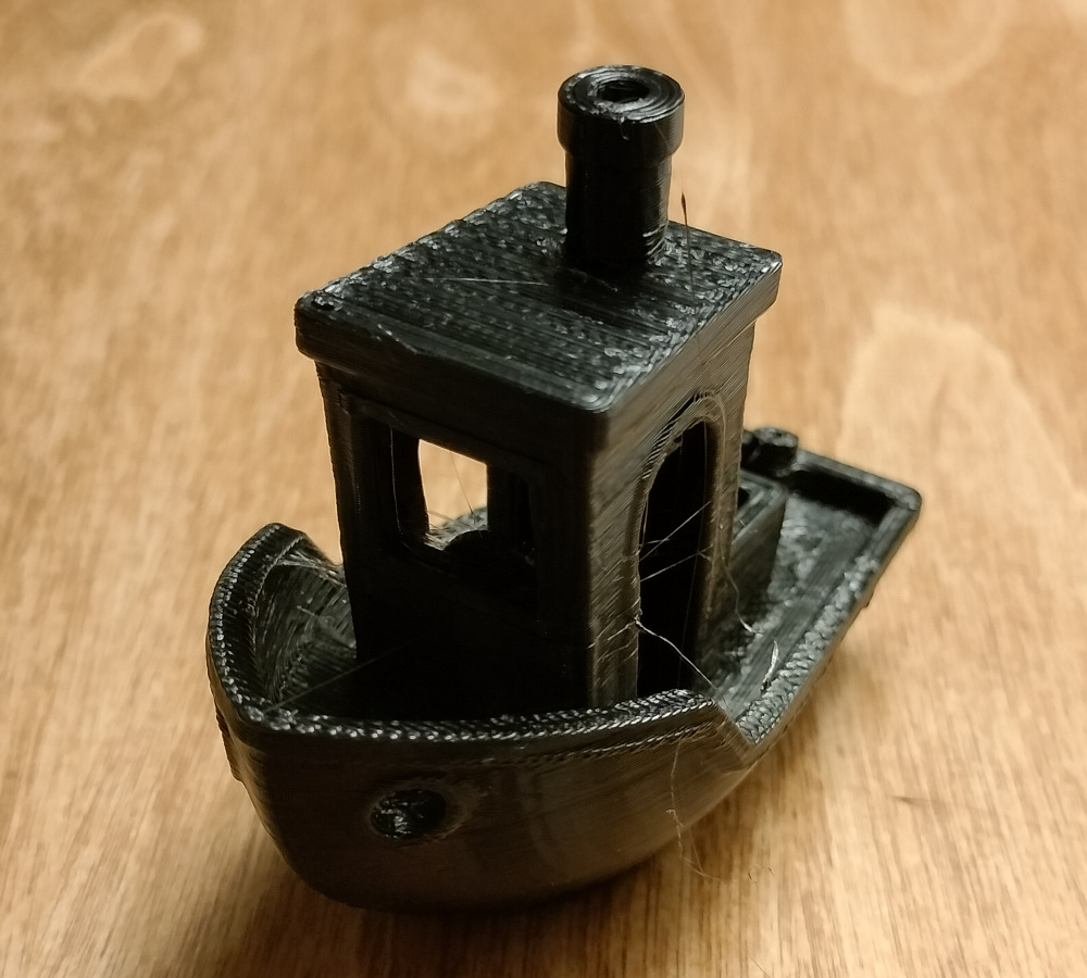 Ekana täytyy tietysti tulostaa kalibrointipaatti, eli Benchy)