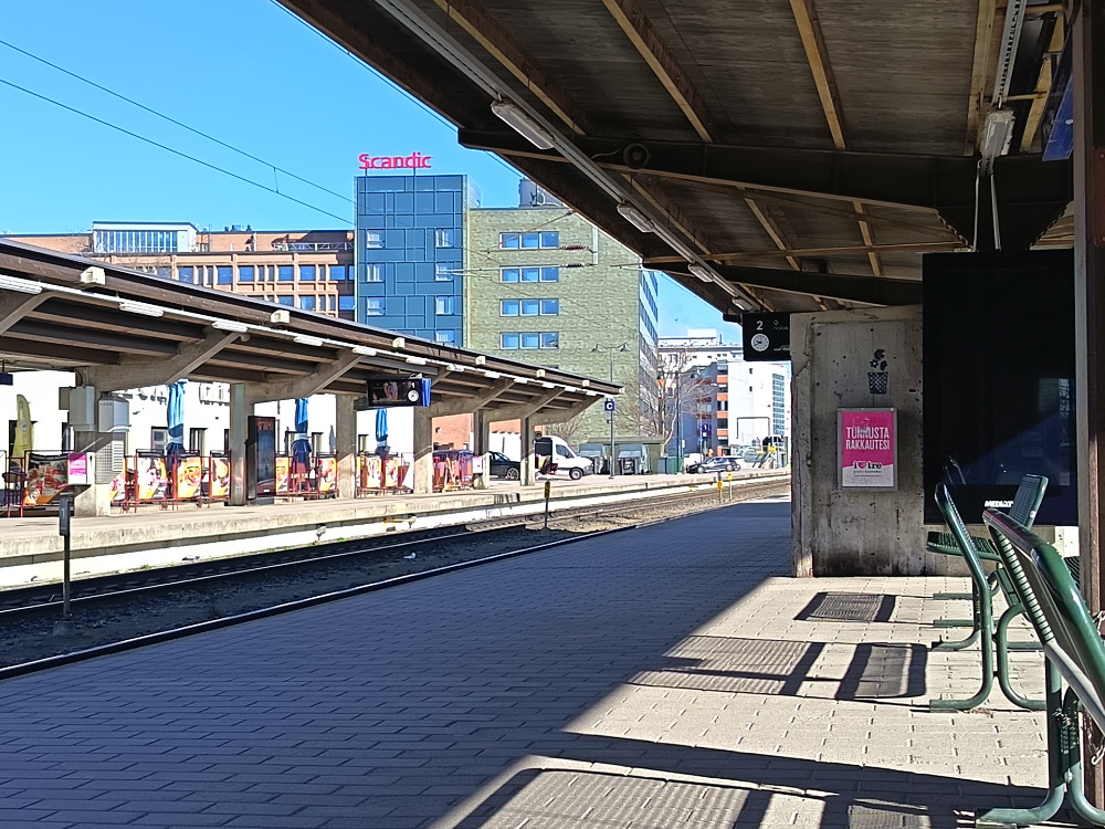 Nysse-lipulla pääsee myös junan kyydissä Nokialle, Orivdelle ja Lempäälään. Lippulaitteita löytyy laitureilta seinistä ja välitolpista, mutta niillä ei voi esim. vaihtaa vyöhykkeitä tai ostaa lähimaksulippua.
